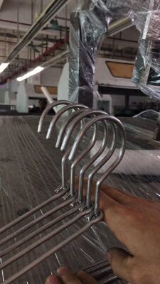 効率的なハンガー生産のための2.2KWモーターを持つ自動ダブルインバーストワイヤハンガー形成機械