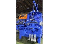 稼働しているPVC覆いワイヤーハンガーマシンQK-2YS